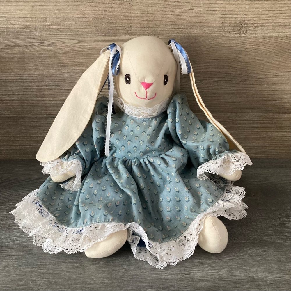 Vintage Handmade Floppy-Eared Country Bunny
Rabbit Doll Shelf Sitter